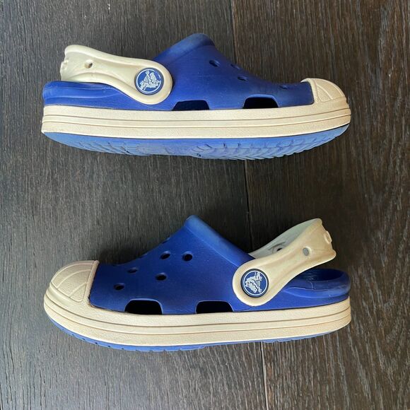 Kids Crocs, size 11 - Picture 5 of 6